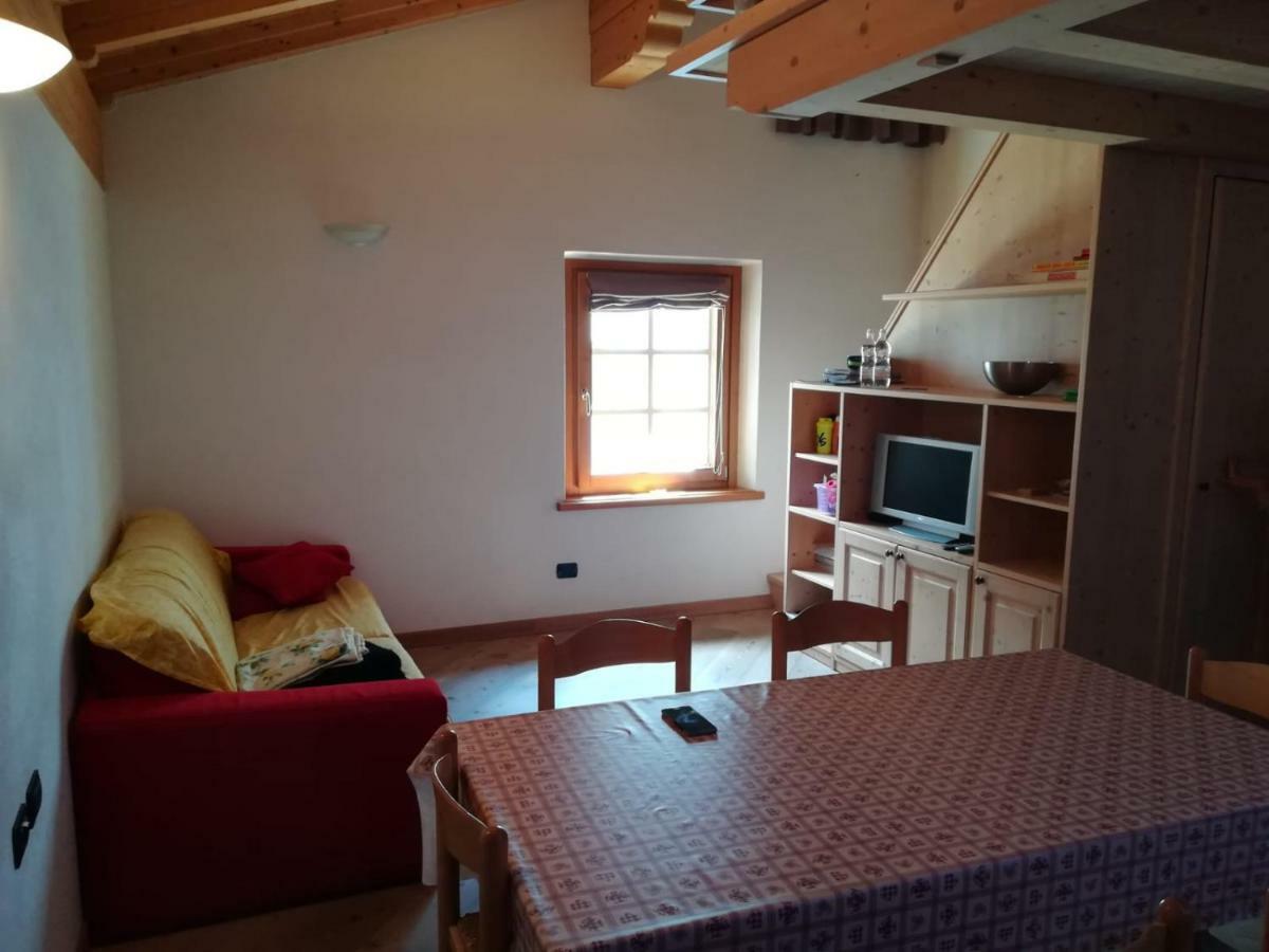Capole -Ghiri Appartement Isolaccia Buitenkant foto